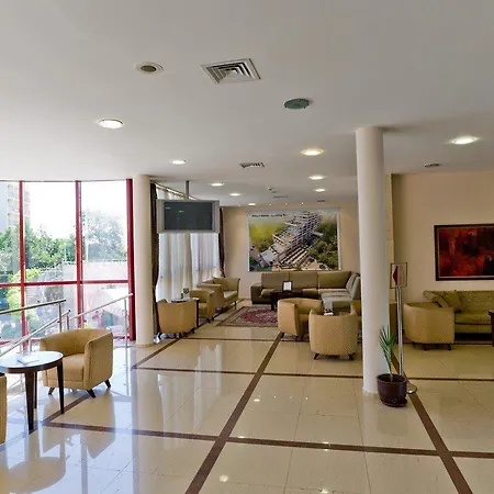 Helios 4* וארנה