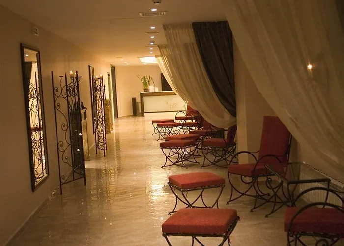 Helios فندق فارنا