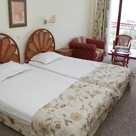 Helios Hotell 4*